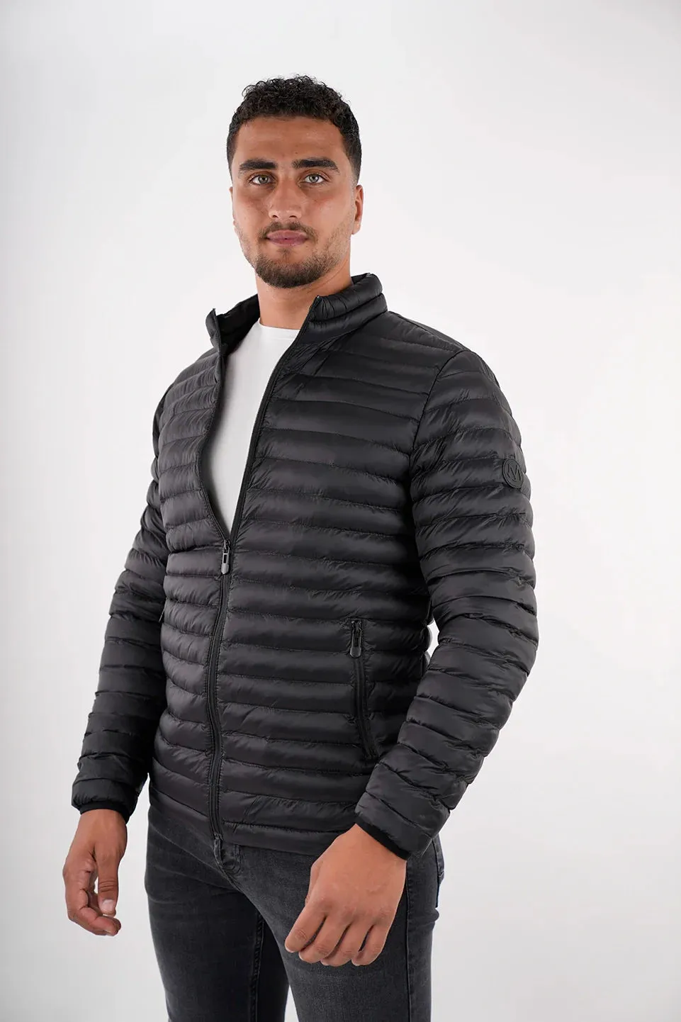 Black Puffer Jacket With Zipper To Close