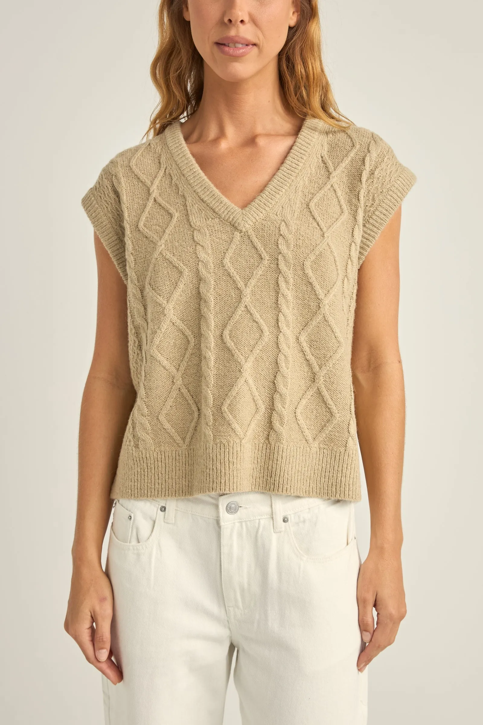 Juni Sweater Vest Latte