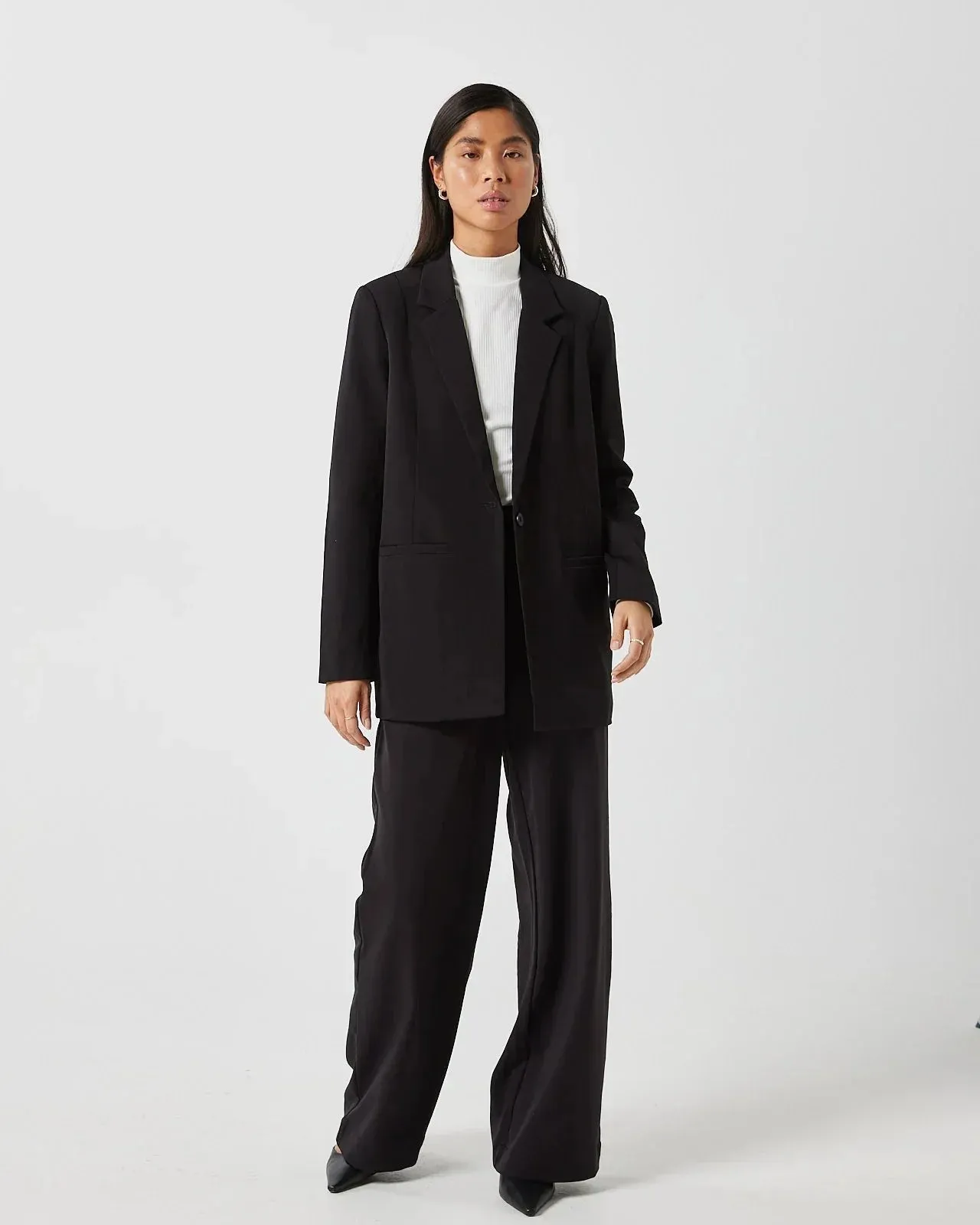 The Tara Blazer by Minimum - Black - PLUS