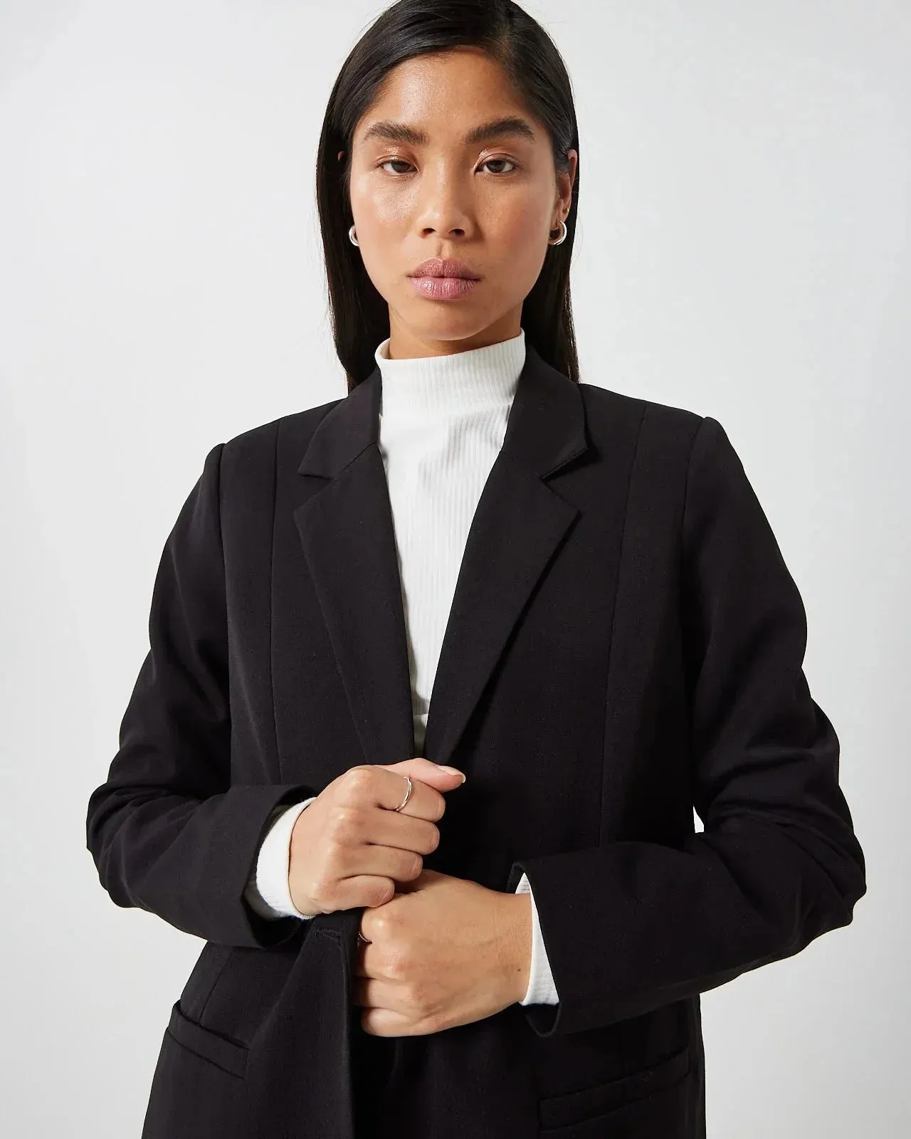 The Tara Blazer by Minimum - Black - PLUS